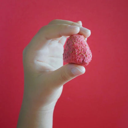 DADACA    CACAOCAT Hello! Ichigo Market しみこみホワイトショコラ 4 個入り