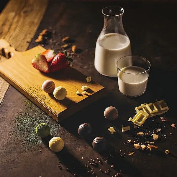 DADACA   CACAOCAT 缶 ミックス 8 個入り Nyalloween