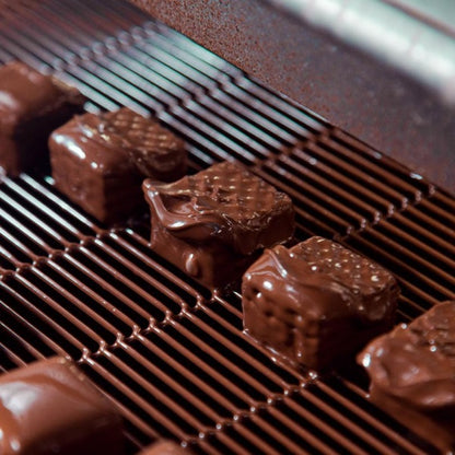 ロイズ　チョコレートウェハース　ヘーゼルクリーム　12枚入り